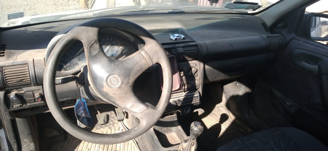 Chevrolet CORSA 2002    EN DESARME